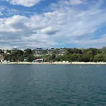 Black Pearl - Luxury Seaside App With Pool & Bbq, Istra Banjole