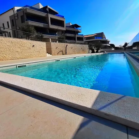 Appartamento Black Pearl - Luxury Seaside App With Pool & Bbq, Istra *