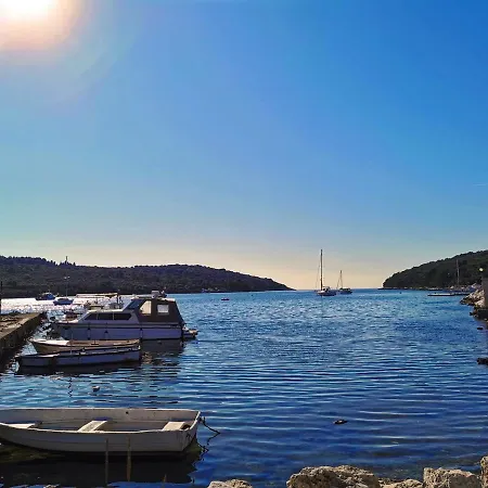 Appartamento Black Pearl - Luxury Seaside App With Pool & Bbq, Istra