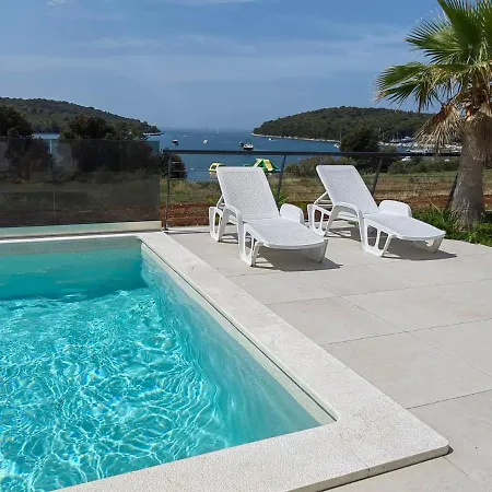 Black Pearl - Luxury Seaside App With Pool & Bbq, Istra Appartamento Banjole