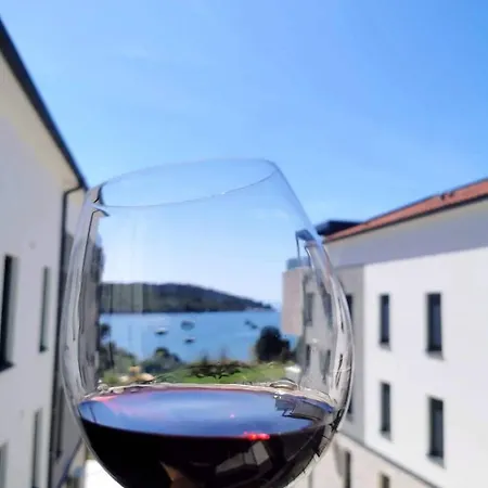 Black Pearl - Luxury Seaside App With Pool & Bbq, Istra Appartamento Banjole