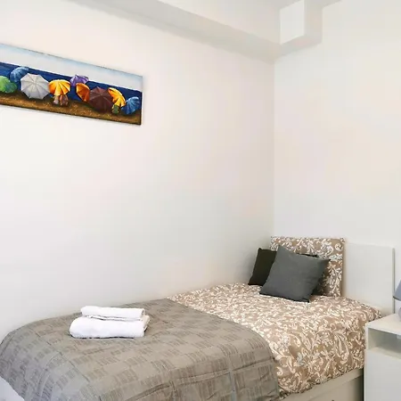 Apartmán Black Pearl - Luxury Seaside App With Pool & Bbq, Istra Banjole
