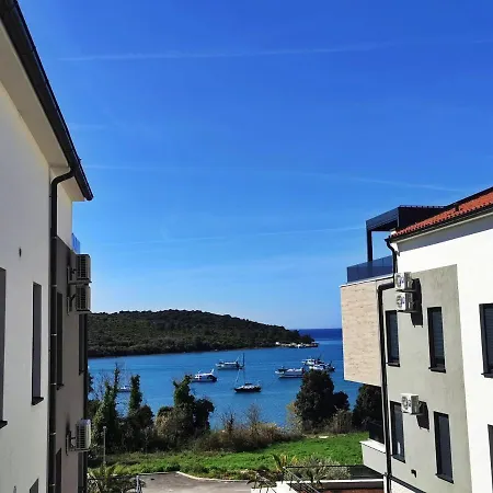Daire Black Pearl - Luxury Seaside App With Pool & Bbq, Istra Banjole
