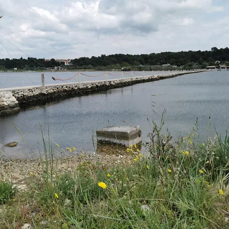 Apartmán Black Pearl - Luxury Seaside App With Pool & Bbq, Istra